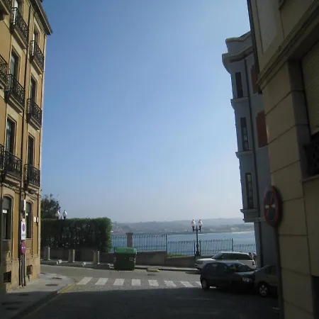Pisazo Con Vistas Mar, 3habitaciones Y Garaje Incluido *